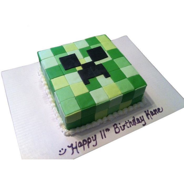 5 Year old boy Minecraft Birthday Cake Stock Photo - Alamy