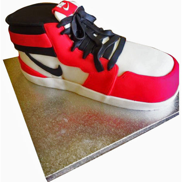 This Nike cake which is literally all fondant (including the box) 🤮 :  r/FondantHate